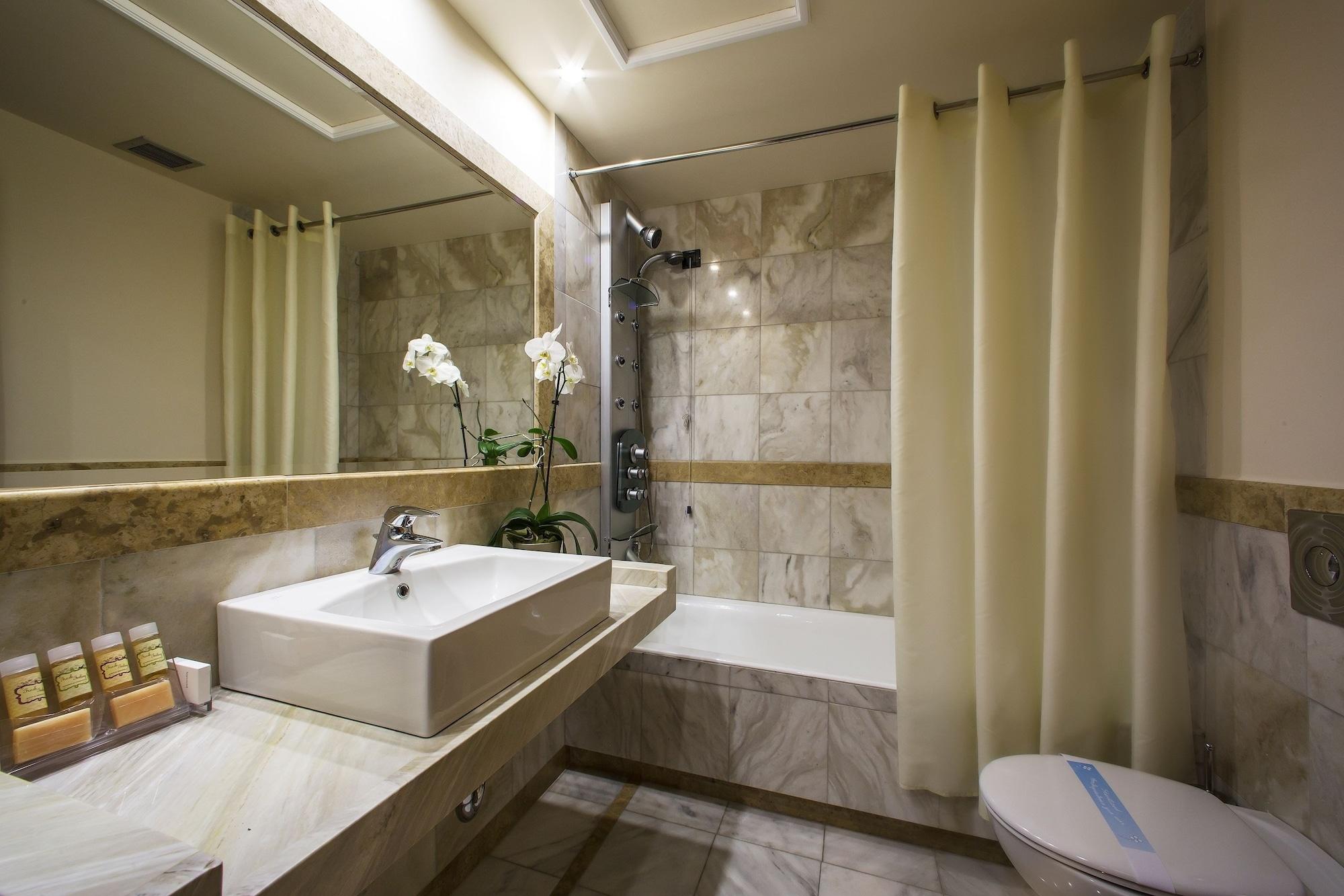 Dekelia Hotel Athene Buitenkant foto