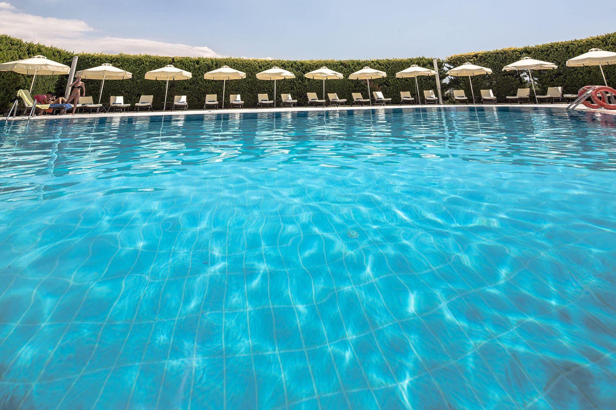 Dekelia Hotel Athene Buitenkant foto