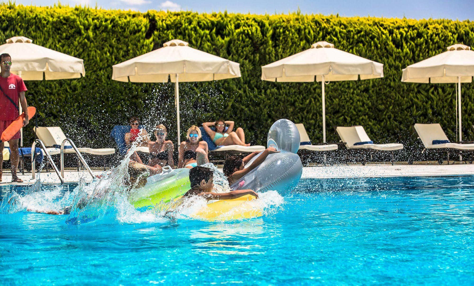 Dekelia Hotel Athene Buitenkant foto